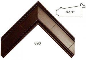 R893